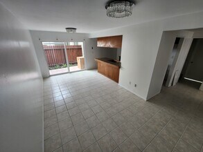 702 N Paulina Ave, Unit A in Redondo Beach, CA - Building Photo - Building Photo