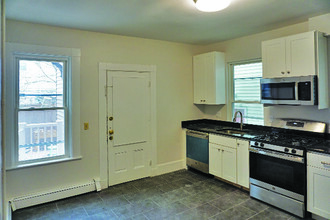 8 Clary St, Unit 2 in Cambridge, MA - Building Photo - Building Photo