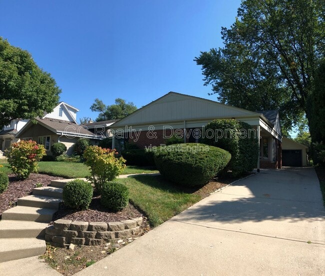 property at 829 S Monroe St