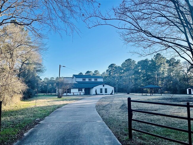 31423 Reids Prairie Rd in Waller, TX - Building Photo - Building Photo