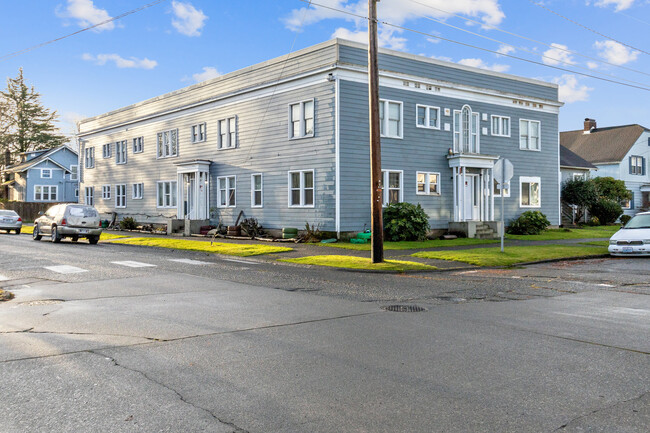 Third Street Apartments in Aberdeen, WA - Building Photo - Building Photo