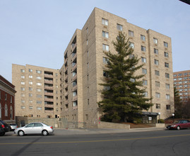 Buckingham Condominiums in Stamford, CT - Building Photo - Building Photo