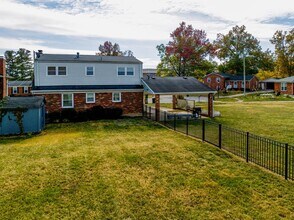 9903 Welshpool Ct in Louisville, KY - Building Photo - Building Photo