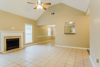194 Carrington Ln in Calera, AL - Building Photo - Building Photo