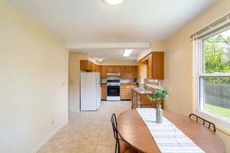 2 Rorbach Ln, Unit 2 in Geneseo, NY - Building Photo - Building Photo