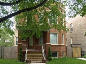 3839 N Hamlin Ave in Chicago, IL - Building Photo
