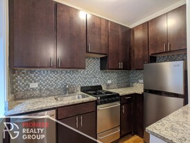 633 W Barry Ave, Unit 1 Apartamentos