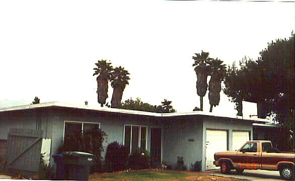 1001-1005 Dover Ln in Ventura, CA - Building Photo - Building Photo