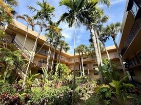 10875 SW 112th Ave in Miami, FL - Building Photo