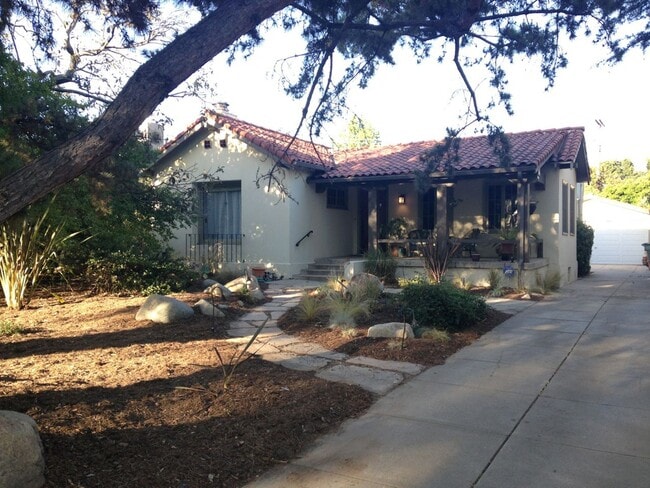 property at 862 Allen Ave