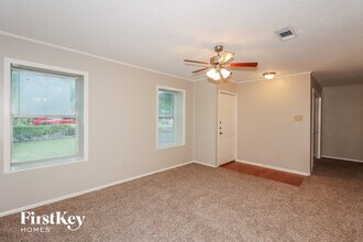 2518 San Antonio St in Pearland, TX - Building Photo - Building Photo