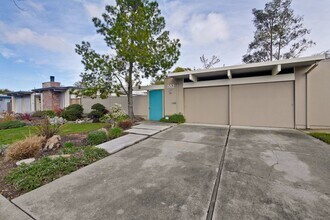 882 Brookgrove Ln in Cupertino, CA - Building Photo - Building Photo