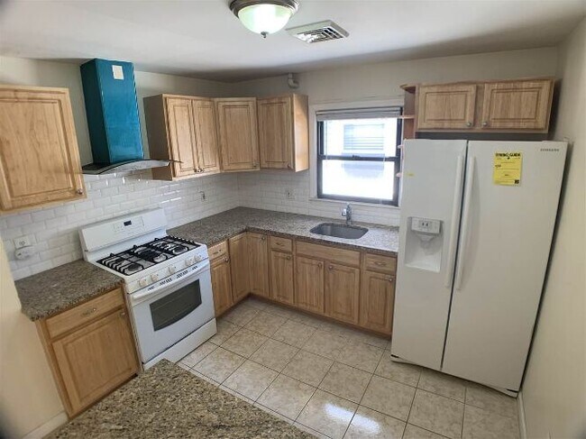 25 Skillman Ave-Unit -2nd floo in Jersey City, NJ - Foto de edificio - Building Photo