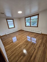 478 Central St, Unit #2 in Saugus, MA - Foto de edificio - Building Photo