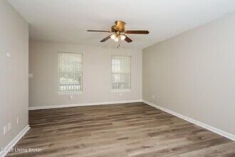 311 Tyler Pkwy in Shepherdsville, KY - Building Photo - Building Photo