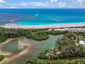 3007 Fairway Dr N in Jupiter, FL - Building Photo - Building Photo