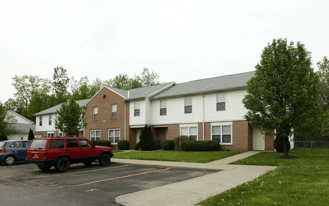 Sheffield Meadows Apartments in Lorain, OH - Foto de edificio