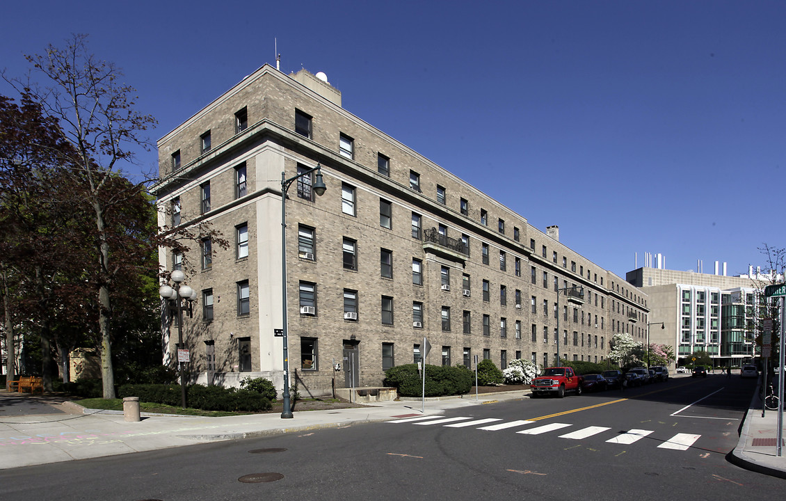 East Campus Alumni Memorial Housing in Cambridge, MA - Building Photo