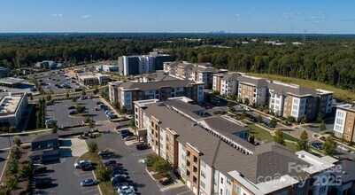 6408 Providence Farm Ln, Unit B3 in Charlotte, NC - Foto de edificio - Building Photo