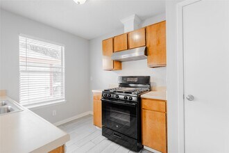 13746 Vickston Ln in Houston, TX - Building Photo - Building Photo