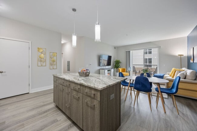 28294 Ferry Rd, Unit ID1366972P in Warrenville, IL - Building Photo - Building Photo