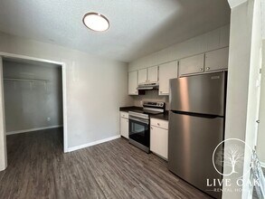 215 Pointe S Dr in Hinesville, GA - Building Photo - Building Photo