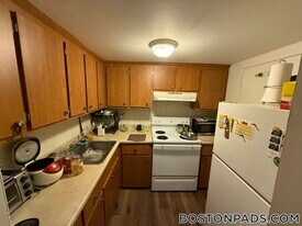 524 Putnam Ave, Unit 6 in Cambridge, MA - Building Photo
