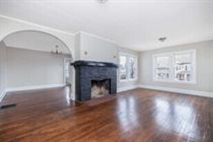 1873-1875-1875 Northampton St in Holyoke, MA - Building Photo