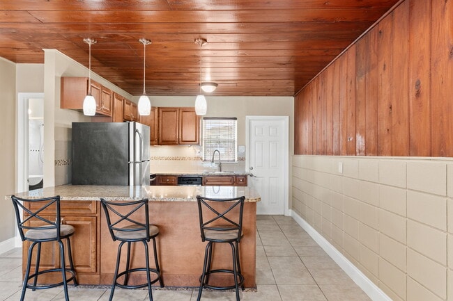 327 Lee Ave in Satellite Beach, FL - Building Photo - Building Photo