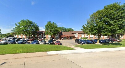300 Bicentennial Ct in Kaukauna, WI - Building Photo - Building Photo