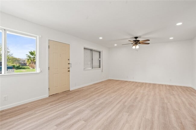 6112 Hidden Oaks St in Corpus Christi, TX - Foto de edificio - Building Photo