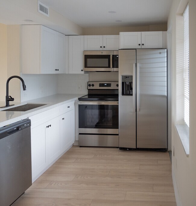 3001 S Course Dr in Pompano Beach, FL - Building Photo - Building Photo