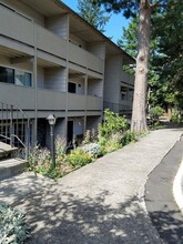 Rochelle Apartments in Portland, OR - Foto de edificio - Building Photo