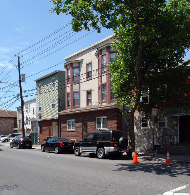 99 Pacific St in Newark, NJ - Building Photo - Building Photo