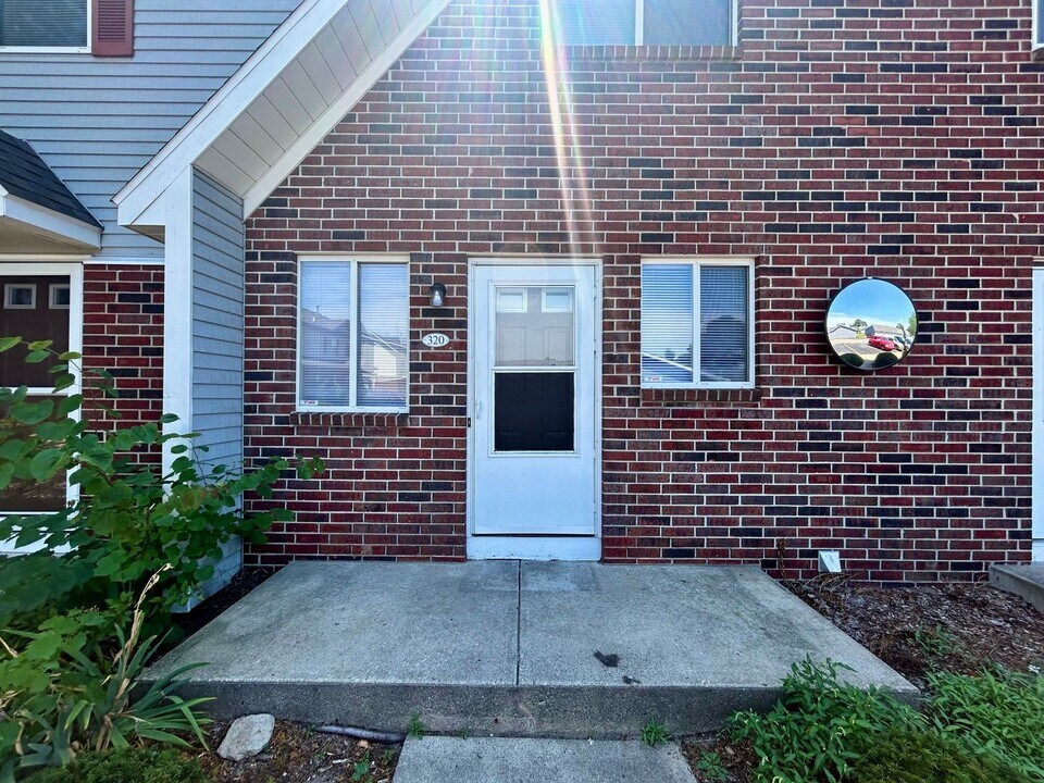320 Carriage Ln SW in Grand Rapids, MI - Building Photo