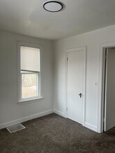 488 W Muskegon Ave, Unit 1 in Muskegon, MI - Building Photo - Building Photo