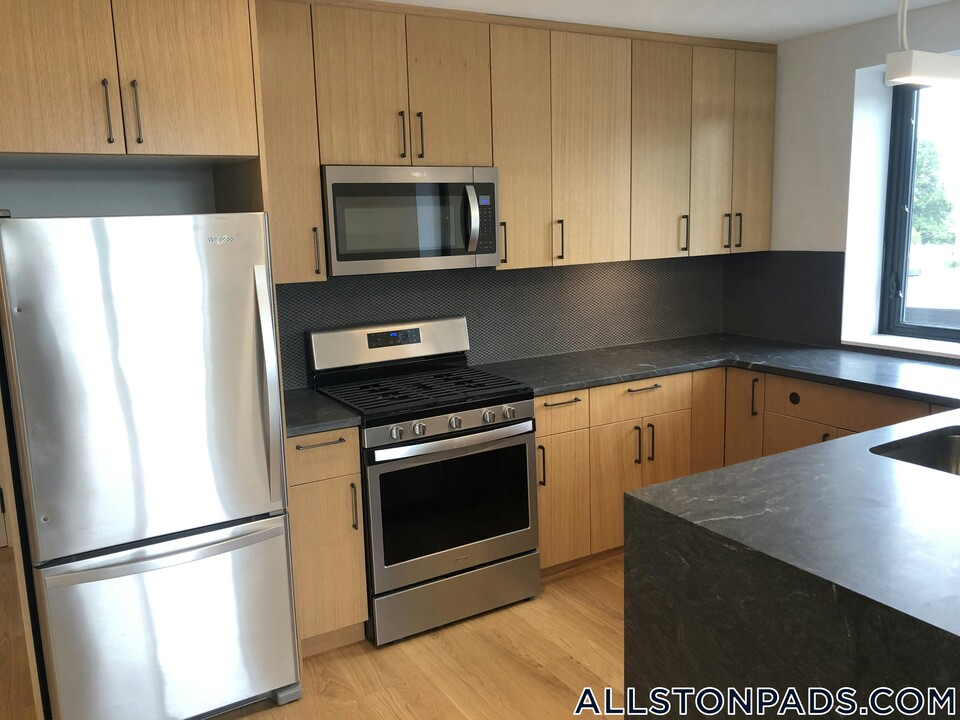 83 Gardner St in Boston, MA - Building Photo