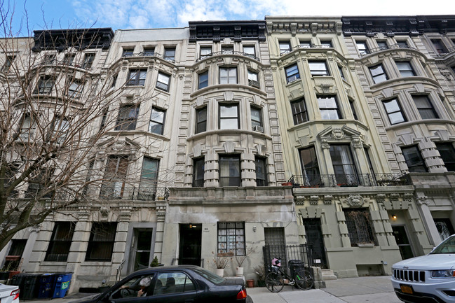 315 W 105th St in New York, NY - Building Photo - Building Photo