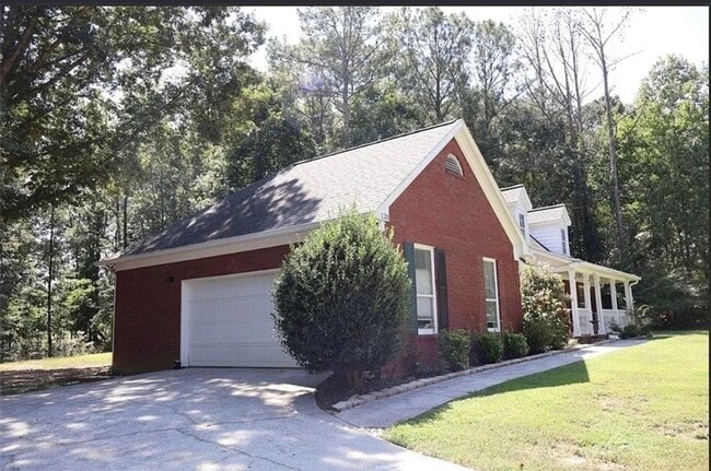 120 Gentle Doe Dr in Fayetteville, GA - Foto de edificio - Building Photo