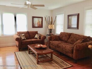 443 Euclid Ave in Manasquan, NJ - Foto de edificio - Building Photo