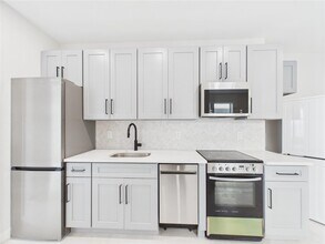 315 W Broadway in Long Beach, NY - Building Photo - Building Photo