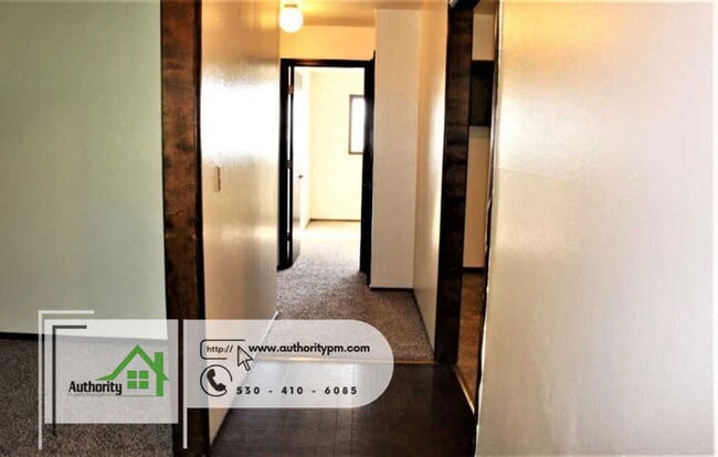1139 Del Sol Pl in Redding, CA - Building Photo - Building Photo