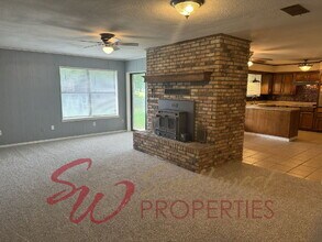 719 Diana Ln in Stephenville, TX - Building Photo - Building Photo