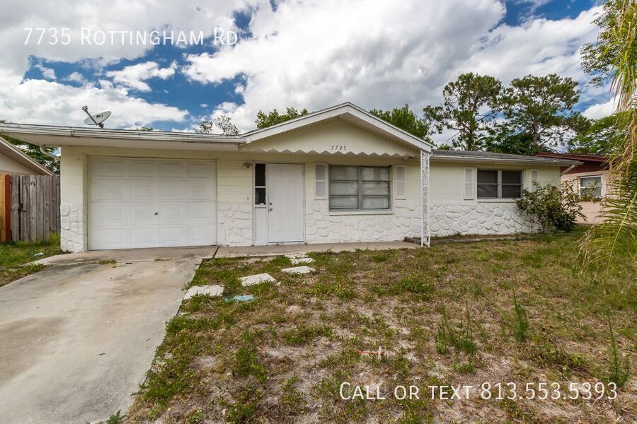 7735 Rottingham Rd in Port Richey, FL - Building Photo