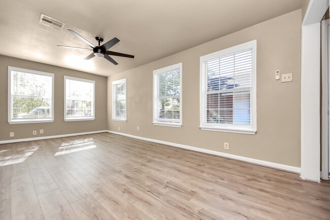 2510 Delaware Ave in League City, TX - Building Photo - Building Photo