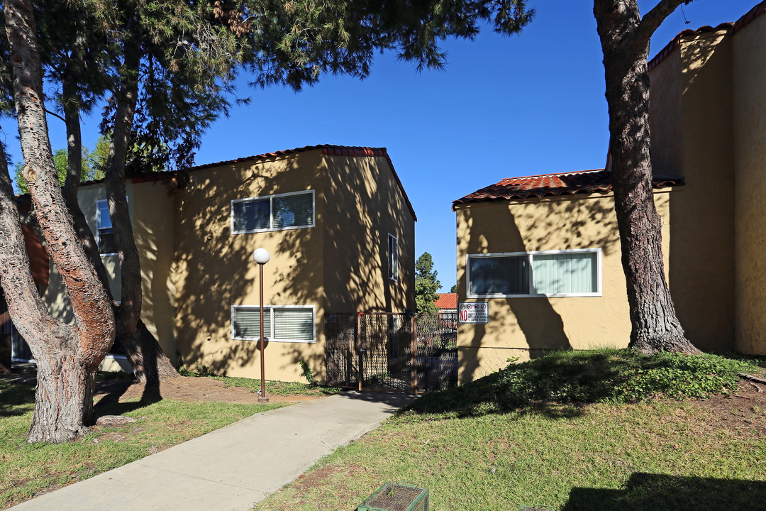 Alta Vista Apartments in San Diego, CA - Building Photo