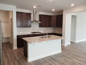 213 Ivy Arbor Way in Holly Springs, NC - Building Photo - Building Photo