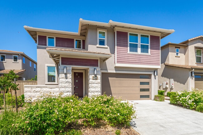 4455 English Elm St in Sacramento, CA - Foto de edificio - Building Photo