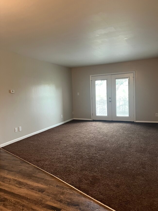 2811 North O.Henry Boulevard in Greensboro, NC - Building Photo - Building Photo