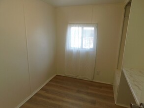 717 W Reeves Ave in Ridgecrest, CA - Building Photo - Building Photo